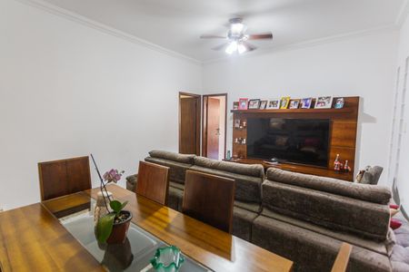 Casa à venda com 199m², 4 quartos e 3 vagasCopa/Sala 2