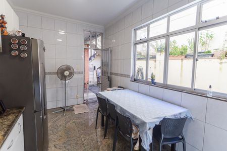 Casa à venda com 199m², 4 quartos e 3 vagasCozinha/Copa 2