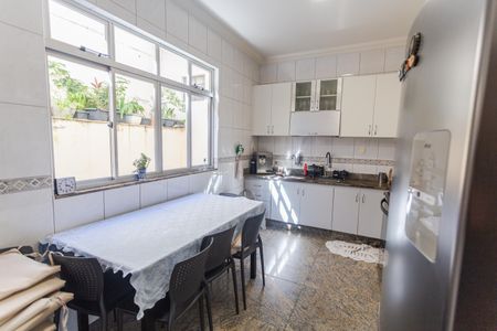 Casa à venda com 199m², 4 quartos e 3 vagasCozinha/Copa 2