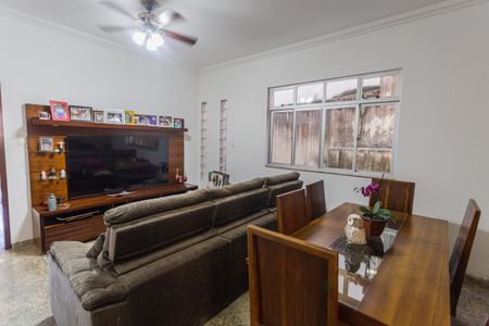 Casa à venda com 199m², 4 quartos e 3 vagasCopa/Sala 2