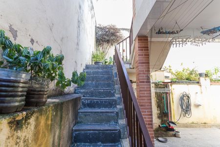 Casa à venda com 199m², 4 quartos e 3 vagasEscada de Acesso ao Terraço Gourmet