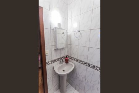 Casa à venda com 199m², 4 quartos e 3 vagasBanheiro da Suíte 2 no Terraço Gourmet