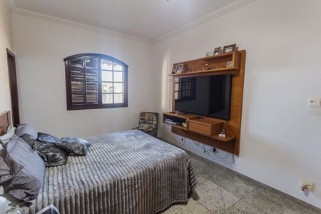 Casa à venda com 199m², 4 quartos e 3 vagasSuíte