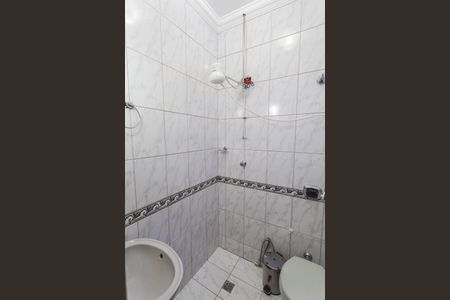 Casa à venda com 199m², 4 quartos e 3 vagasBanheiro da Suíte 2 no Terraço Gourmet