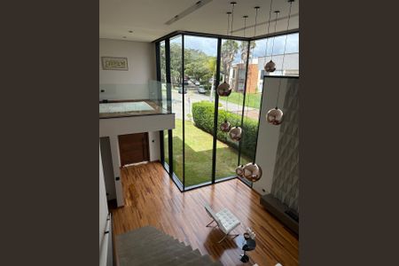 Sala de casa de condomínio à venda com 5 quartos, 615m² em Alphaville, Santana de Parnaíba