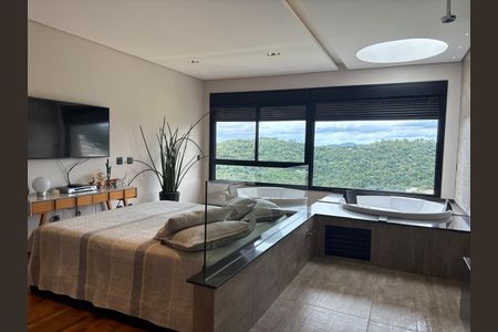 Casa de condomínio à venda com 615m², 5 quartos e 6 vagasQuarto