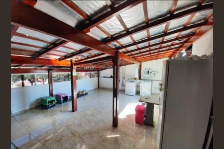 Casa à venda com 220m², 6 quartos e 3 vagasCasa  3