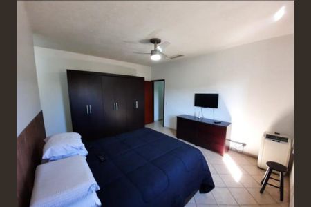 Casa à venda com 220m², 6 quartos e 3 vagasCasa  3