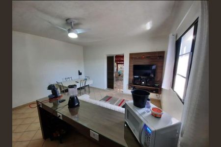 Casa à venda com 220m², 6 quartos e 3 vagasCasa  3