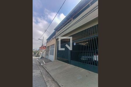 Casa à venda com 220m², 6 quartos e 3 vagasFachada