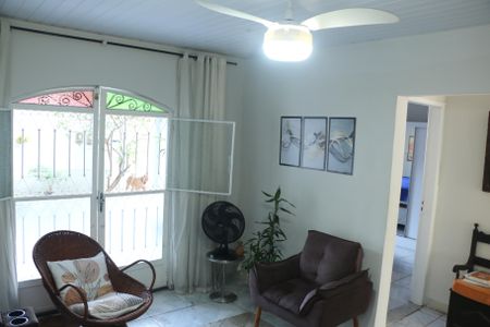 Casa para alugar com 152m², 4 quartos e 10 vagassala