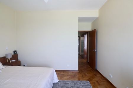 Apartamento para alugar com 188m², 4 quartos e 1 vaga Apartamento para alugar com 188m², 4 quartos e 1 vagaQuarto