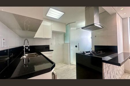 Apartamento à venda com 90m², 3 quartos e 2 vagasCozinha 