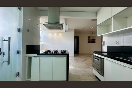 Apartamento à venda com 90m², 3 quartos e 2 vagasCozinha 