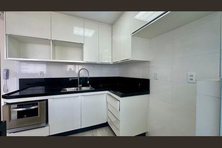 Apartamento à venda com 90m², 3 quartos e 2 vagasCozinha 