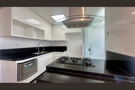 Apartamento à venda com 90m², 3 quartos e 2 vagasCozinha 