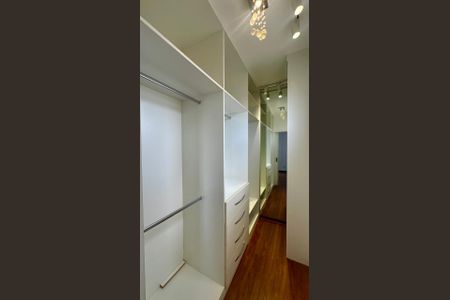 Apartamento à venda com 90m², 3 quartos e 2 vagasCloset