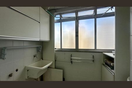 Apartamento à venda com 90m², 3 quartos e 2 vagasÁrea de serviço 