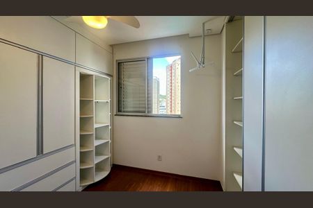 Apartamento à venda com 90m², 3 quartos e 2 vagasQuarto 