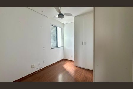 Apartamento à venda com 90m², 3 quartos e 2 vagasQuarto 