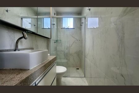 Apartamento à venda com 90m², 3 quartos e 2 vagasBanheiro 