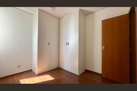 Apartamento à venda com 90m², 3 quartos e 2 vagasQuarto 