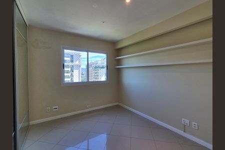 Apartamento para alugar com 120m², 3 quartos e 2 vagas Apartamento para alugar com 120m², 3 quartos e 2 vagasQuarto