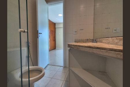 Apartamento para alugar com 120m², 3 quartos e 2 vagas Apartamento para alugar com 120m², 3 quartos e 2 vagasSuite