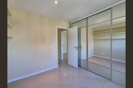 Apartamento para alugar com 120m², 3 quartos e 2 vagas Apartamento para alugar com 120m², 3 quartos e 2 vagasQuarto