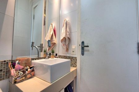 Apartamento à venda com 58m², 2 quartos e 2 vagasBanheiro