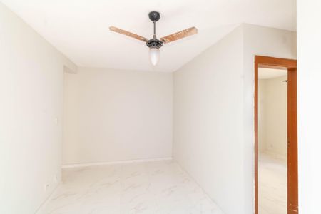 Sala de apartamento para alugar com 2 quartos, 43m² em Inhoaíba, Rio de Janeiro