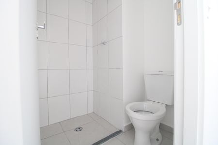 Banheiro de kitnet/studio para alugar com 1 quarto, 27m² em Planalto Paulista, São Paulo