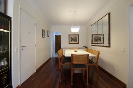 Apartamento à venda com 111m², 2 quartos e 2 vagasSala