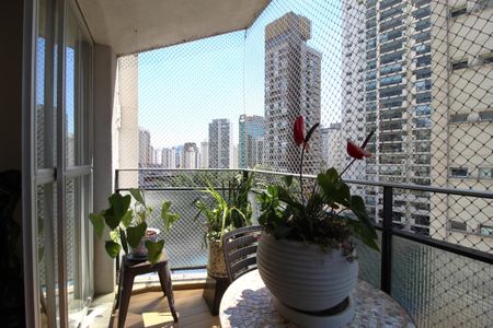 Apartamento à venda com 111m², 2 quartos e 2 vagasVaranda