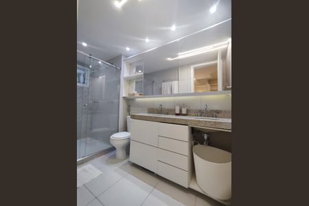 Apartamento à venda com 149m², 3 quartos e 2 vagas Apartamento à venda com 149m², 3 quartos e 2 vagasBanheiro da Suíte 1