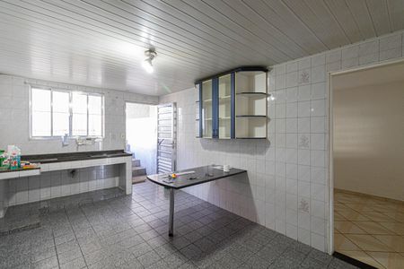 Casa para alugar com 300m², 2 quartos e 2 vagasCozinha