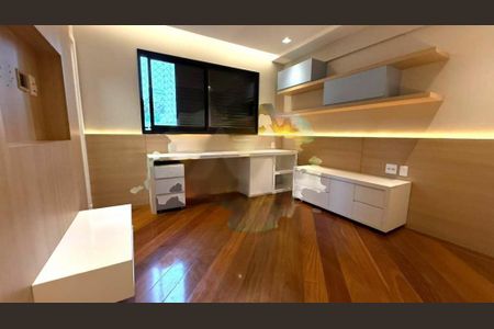 Apartamento à venda com 215m², 4 quartos e 4 vagas