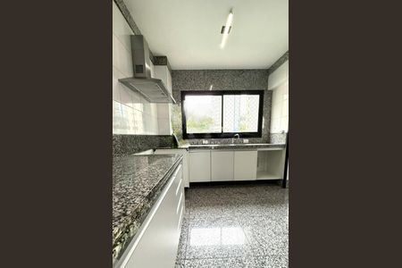 Apartamento à venda com 215m², 4 quartos e 4 vagas