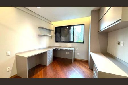Apartamento à venda com 215m², 4 quartos e 4 vagas