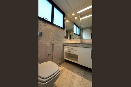 Apartamento à venda com 215m², 4 quartos e 4 vagas