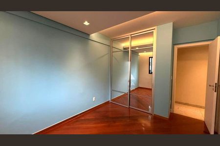 Apartamento à venda com 215m², 4 quartos e 4 vagas