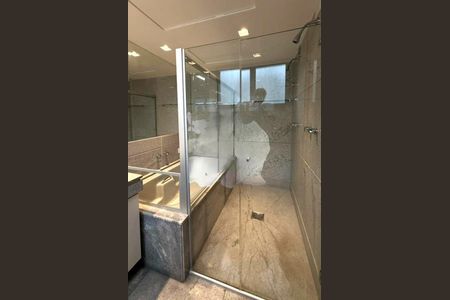 Apartamento à venda com 215m², 4 quartos e 4 vagas