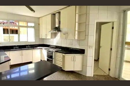 Casa à venda com 4 quartos, 305m² em São Bento, Belo Horizonte