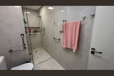 Casa à venda com 190m², 3 quartos e 4 vagas Casa à venda com 190m², 3 quartos e 4 vagasBanheiro da Suíte