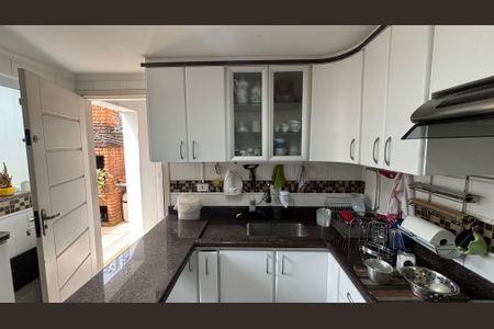 Casa à venda com 190m², 3 quartos e 4 vagas Casa à venda com 190m², 3 quartos e 4 vagasCozinha