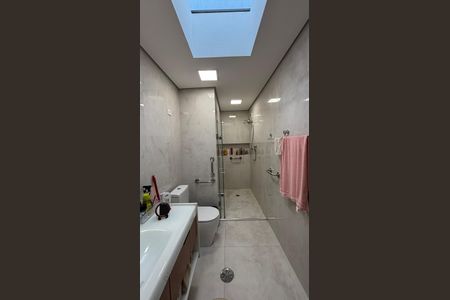 Casa à venda com 190m², 3 quartos e 4 vagas Casa à venda com 190m², 3 quartos e 4 vagasBanheiro da Suíte