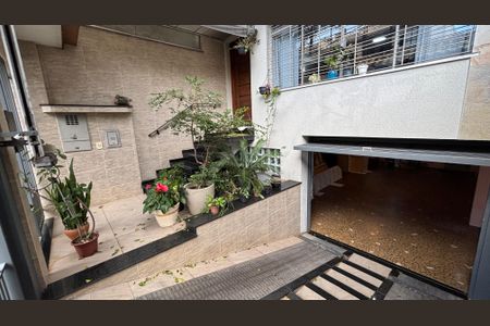 Casa à venda com 190m², 3 quartos e 4 vagas Casa à venda com 190m², 3 quartos e 4 vagasGaragem