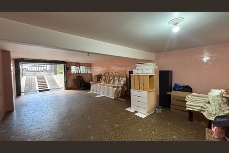 Casa à venda com 190m², 3 quartos e 4 vagas Casa à venda com 190m², 3 quartos e 4 vagasGaragem