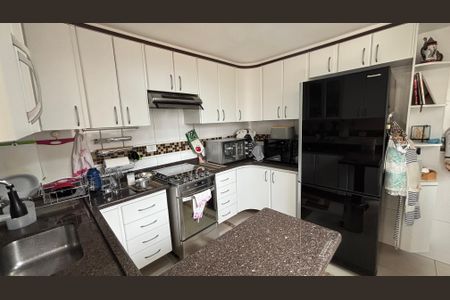 Casa à venda com 190m², 3 quartos e 4 vagas Casa à venda com 190m², 3 quartos e 4 vagasCozinha