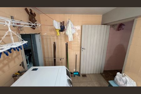 Casa à venda com 190m², 3 quartos e 4 vagas Casa à venda com 190m², 3 quartos e 4 vagasÁrea de Serviço